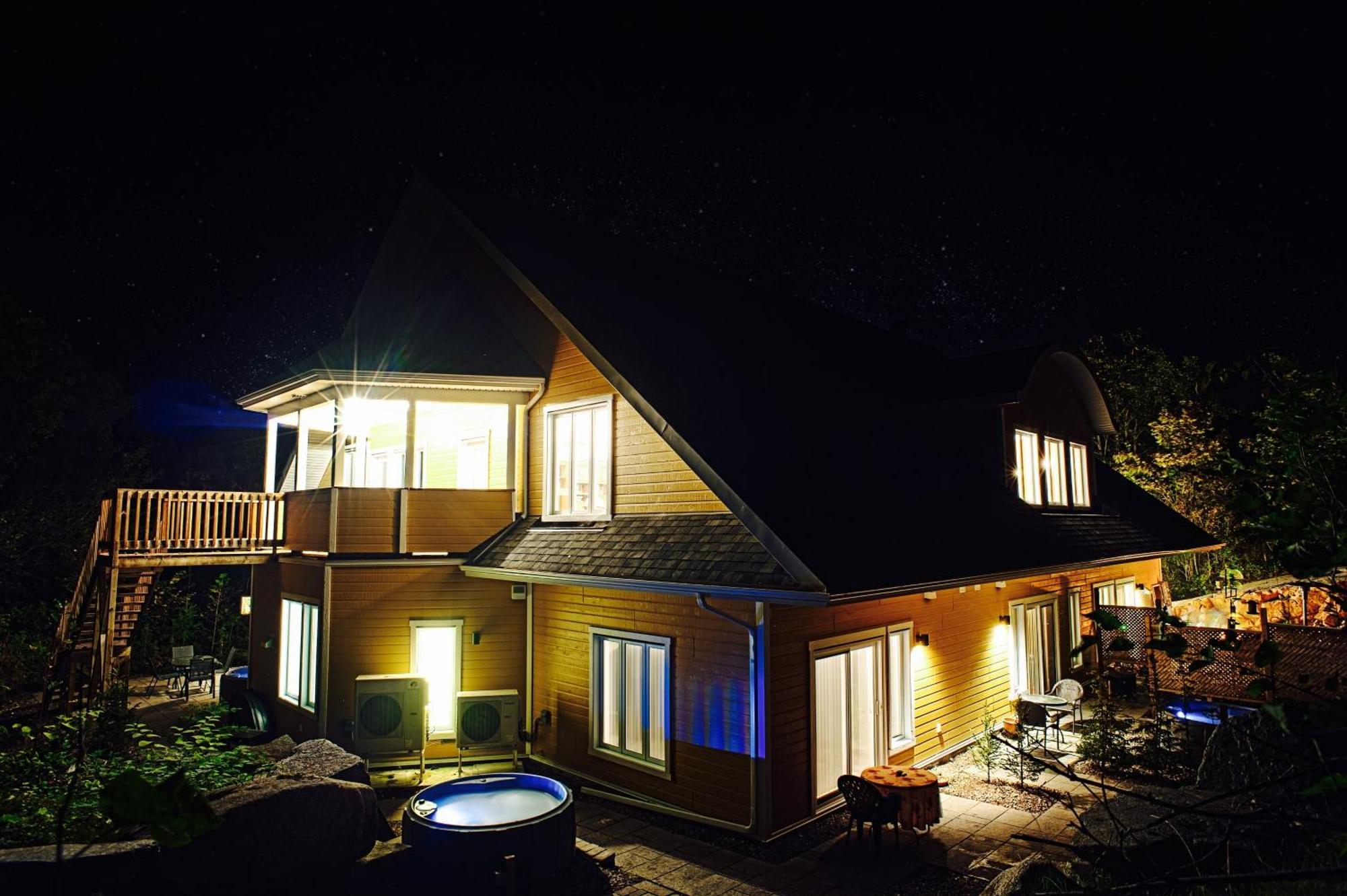 Belle De Nuit Hotel Wakefield Exterior photo